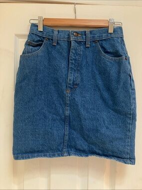 Vintage Duck Head Junior’s Jean Skirt size 9 (28 inch waist)